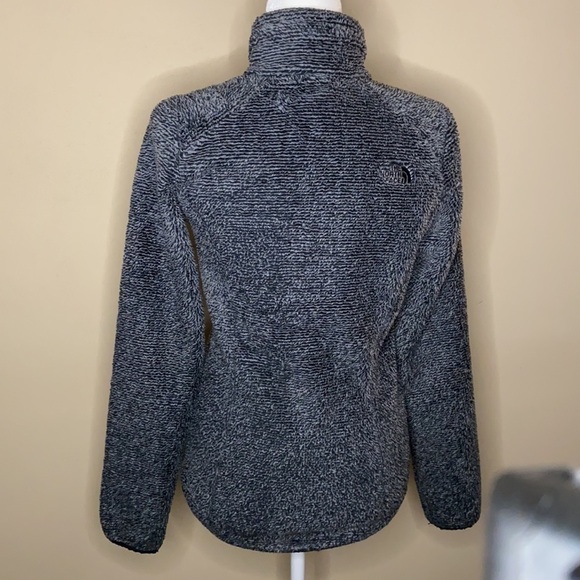 The North Face zipper front fleece Jacket - Picture 4 of 9